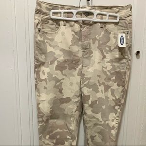 Light camo skinny jeans